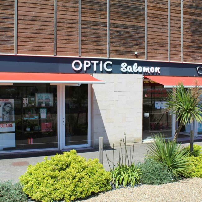 Devanture de la boutique Optic Salomon, opticien
